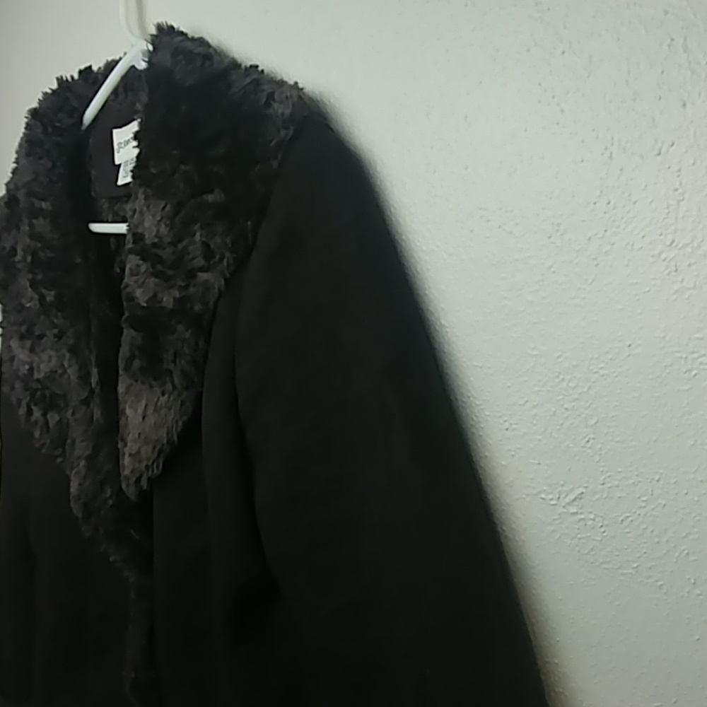 Coat - Picture 7 of 8